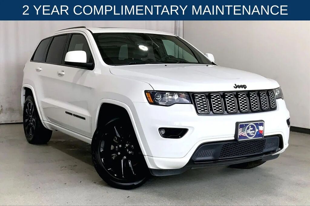 2019 Jeep Grand Cherokee Laredo — photo 1 of 13