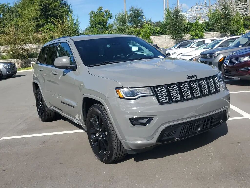 2021 Jeep Grand Cherokee Laredo X — photo 1 of 13