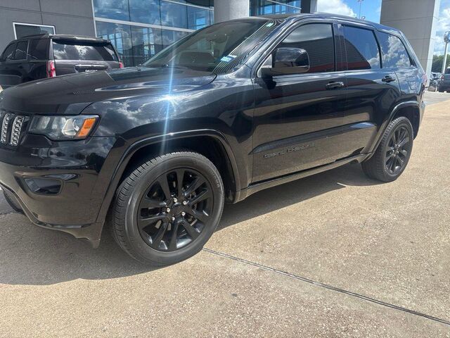 2019 Jeep Grand Cherokee Laredo