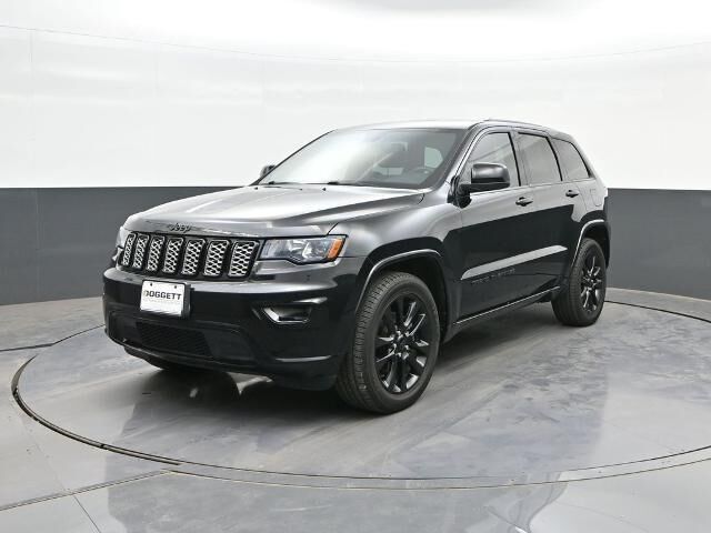2019 Jeep Grand Cherokee Laredo — photo 1 of 13