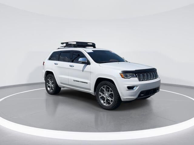 2021 Jeep Grand Cherokee Overland — photo 1 of 13