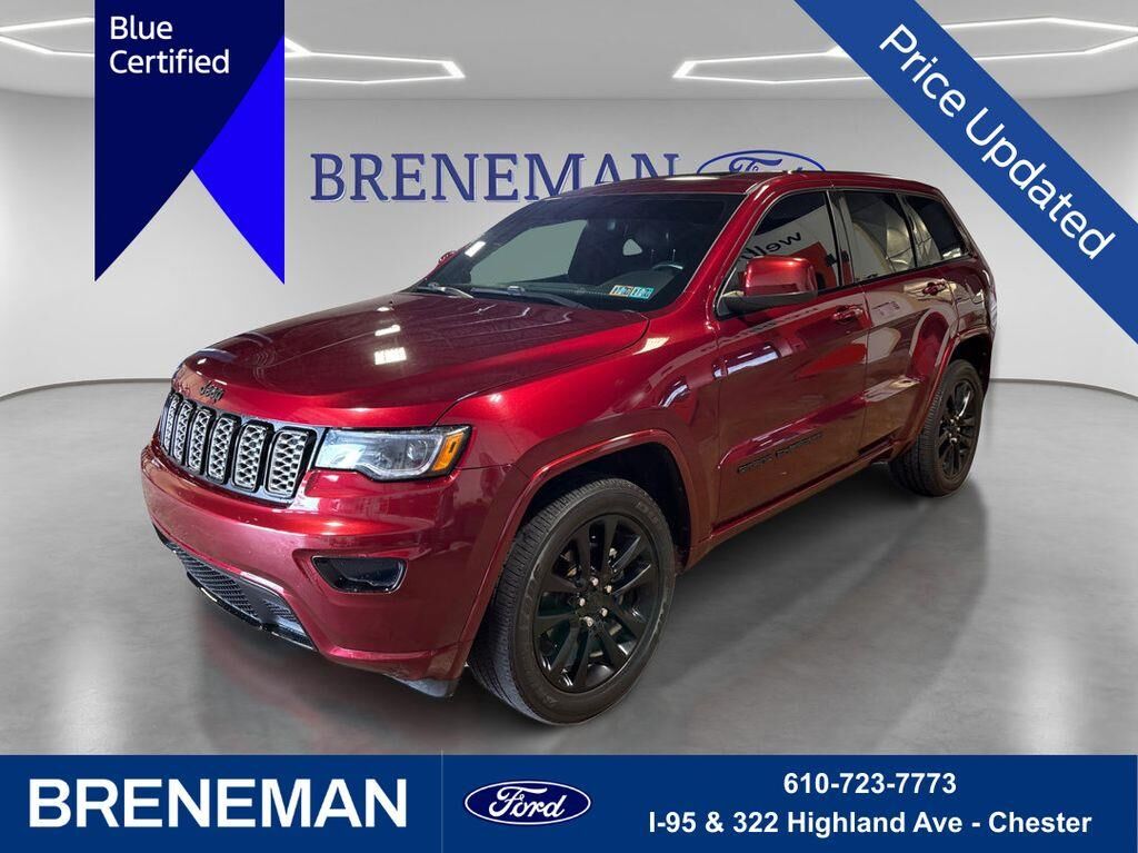 2020 Jeep Grand Cherokee Laredo — photo 1 of 1