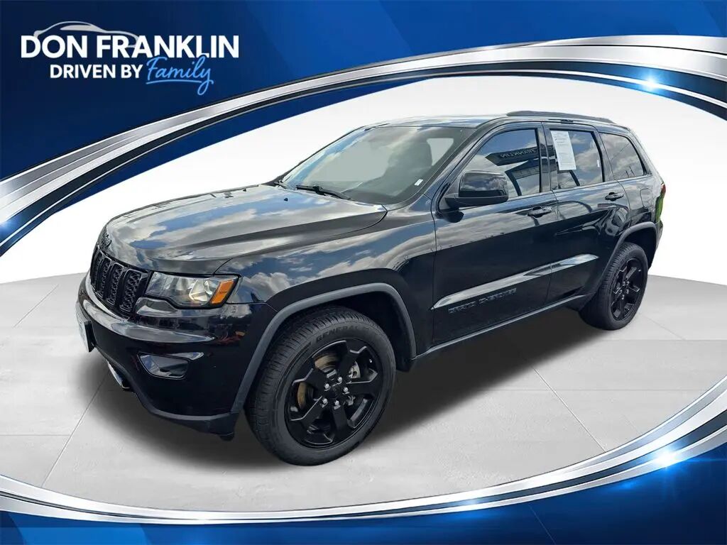 2019 Jeep Grand Cherokee Laredo — photo 1 of 26