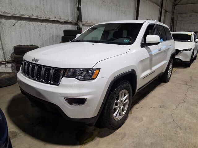 2019 Jeep Grand Cherokee Laredo — photo 1 of 12