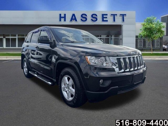2013 Jeep Grand Cherokee Laredo — photo 1 of 13