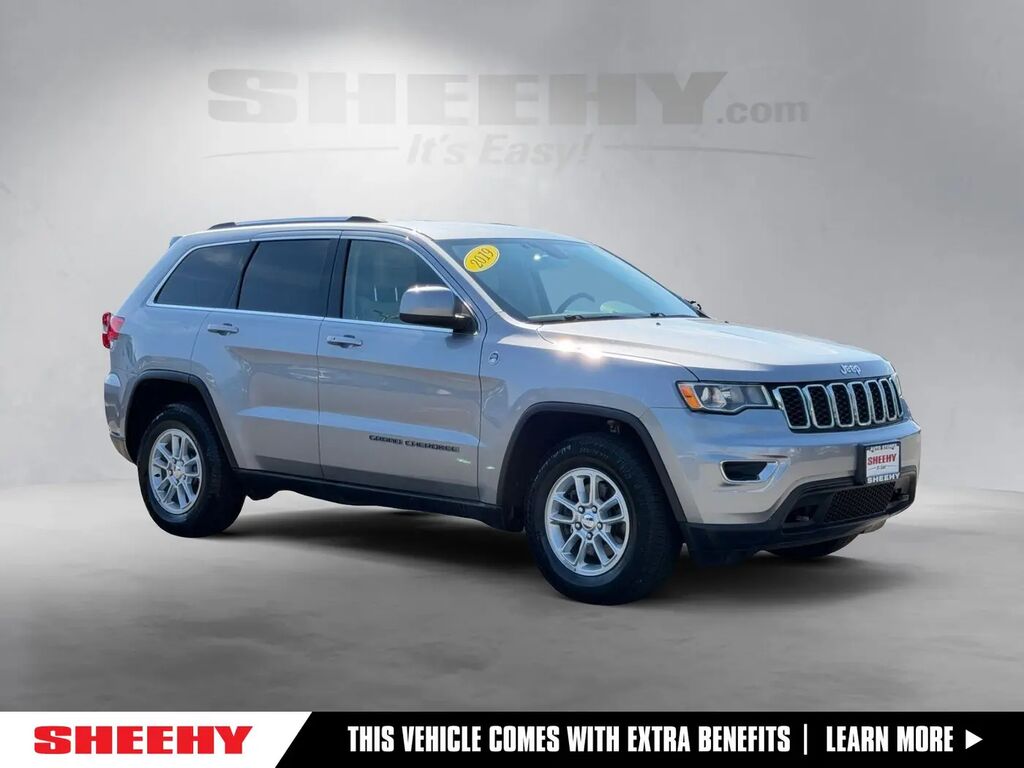 2019 Jeep Grand Cherokee Laredo — photo 1 of 13