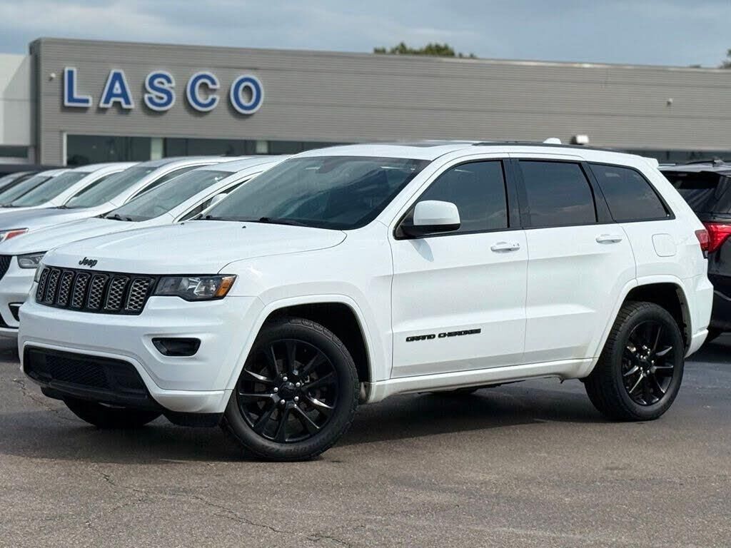 2018 Jeep Grand Cherokee Laredo — photo 1 of 1