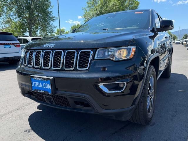 2020 Jeep Grand Cherokee Laredo