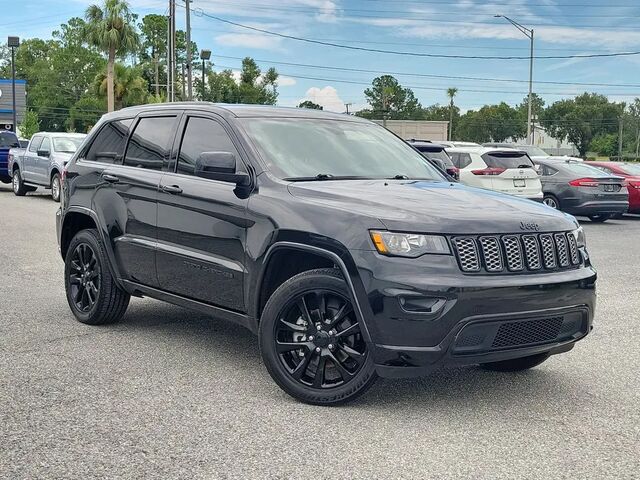 2020 Jeep Grand Cherokee Laredo