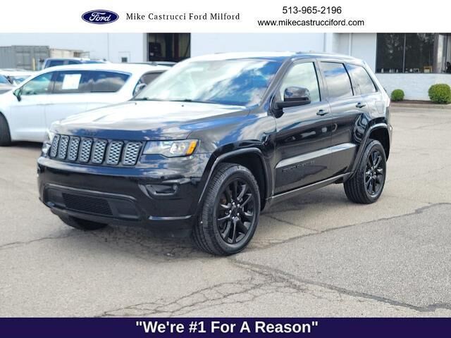 2020 Jeep Grand Cherokee Laredo