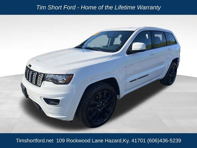 2022 Jeep Grand Cherokee WK Laredo E — photo 1 of 3