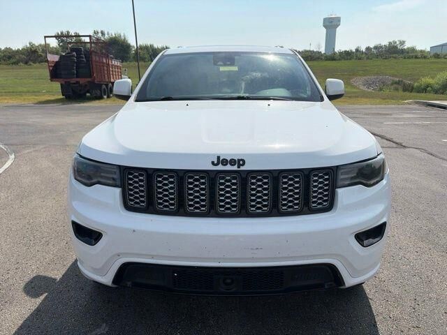2020 Jeep Grand Cherokee Laredo