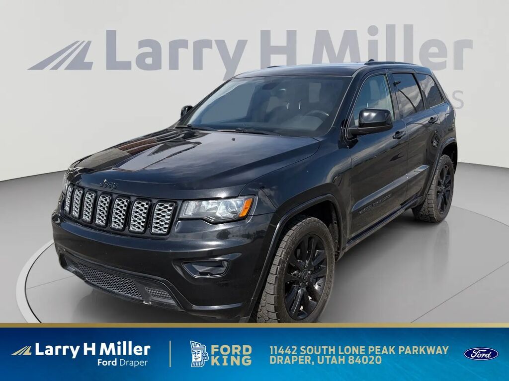 2017 Jeep Grand Cherokee Laredo — photo 1 of 13