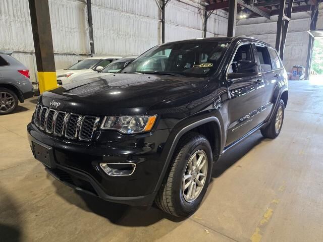 2019 Jeep Grand Cherokee Laredo — photo 1 of 6