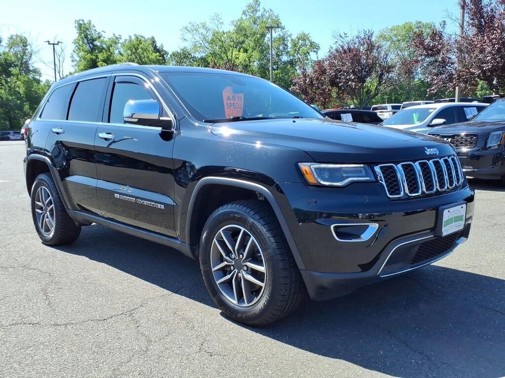 2022 Jeep Grand Cherokee WK Limited — photo 1 of 13