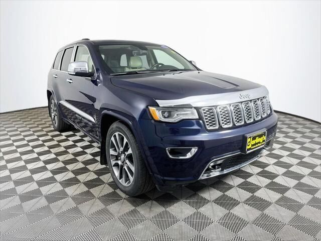 2017 Jeep Grand Cherokee Overland — photo 1 of 9