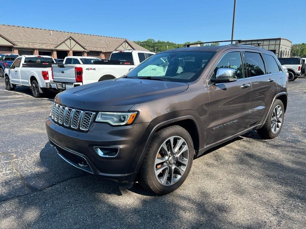 2017 Jeep Grand Cherokee Overland — photo 1 of 1