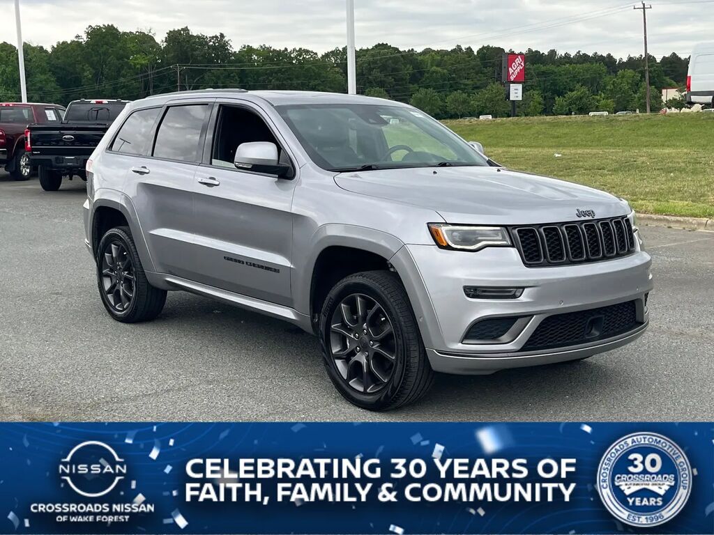 2021 Jeep Grand Cherokee Overland — photo 1 of 5