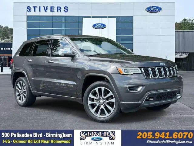 2017 Jeep Grand Cherokee Overland — photo 1 of 13