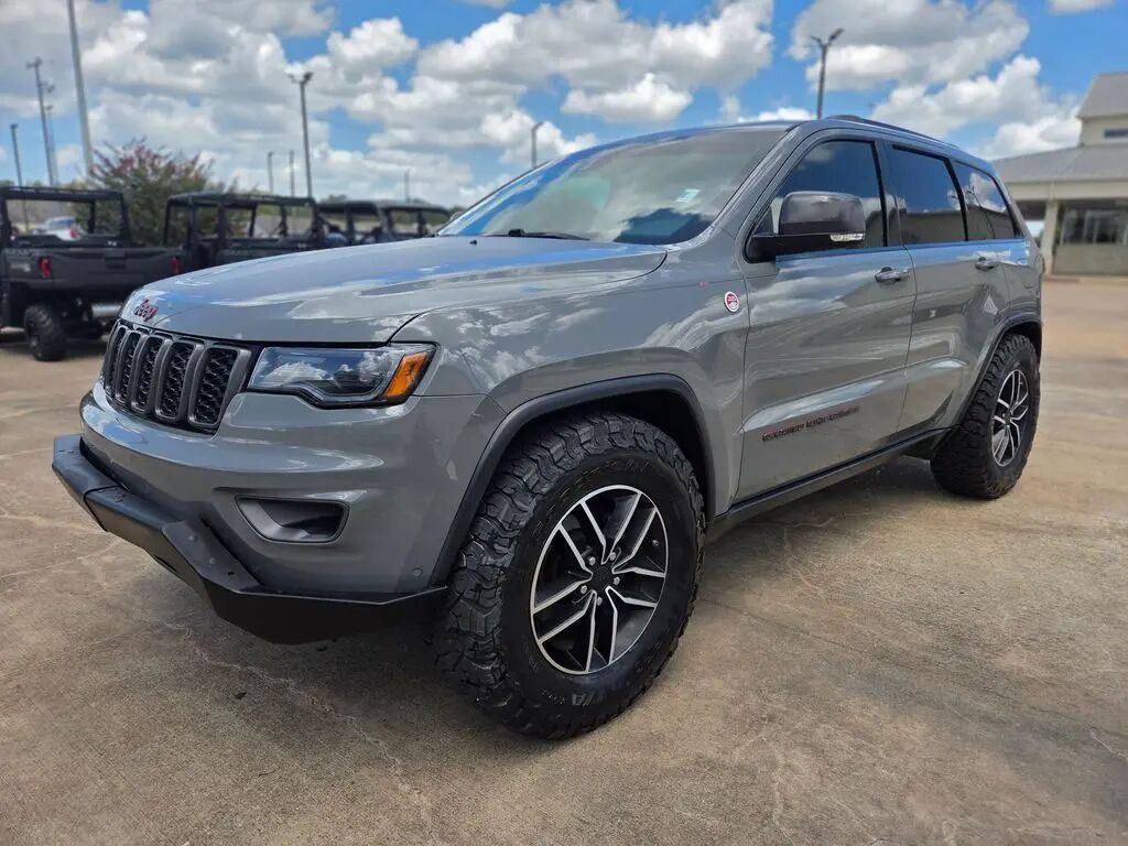 2020 Jeep Grand Cherokee Trailhawk — photo 1 of 13
