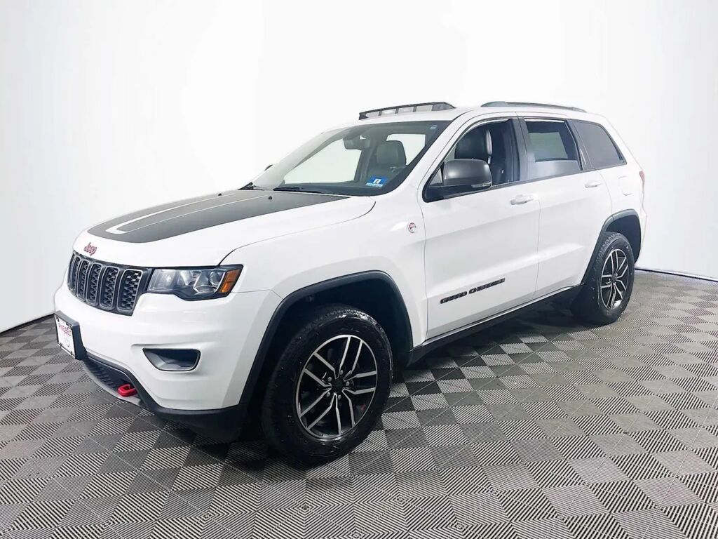 2020 Jeep Grand Cherokee Trailhawk — photo 1 of 13