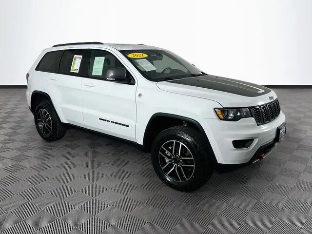 2021 Jeep Grand Cherokee Trailhawk — photo 1 of 13