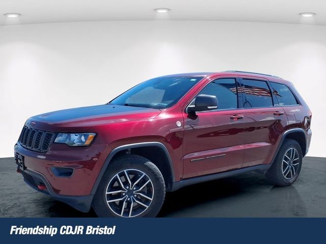 2019 Jeep Grand Cherokee Trailhawk — photo 1 of 13