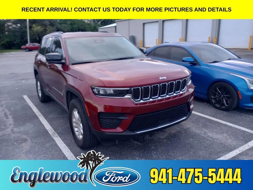 2023 Jeep Grand Cherokee Laredo — photo 1 of 3