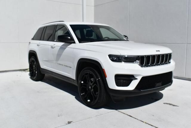 2023 Jeep Grand Cherokee Laredo