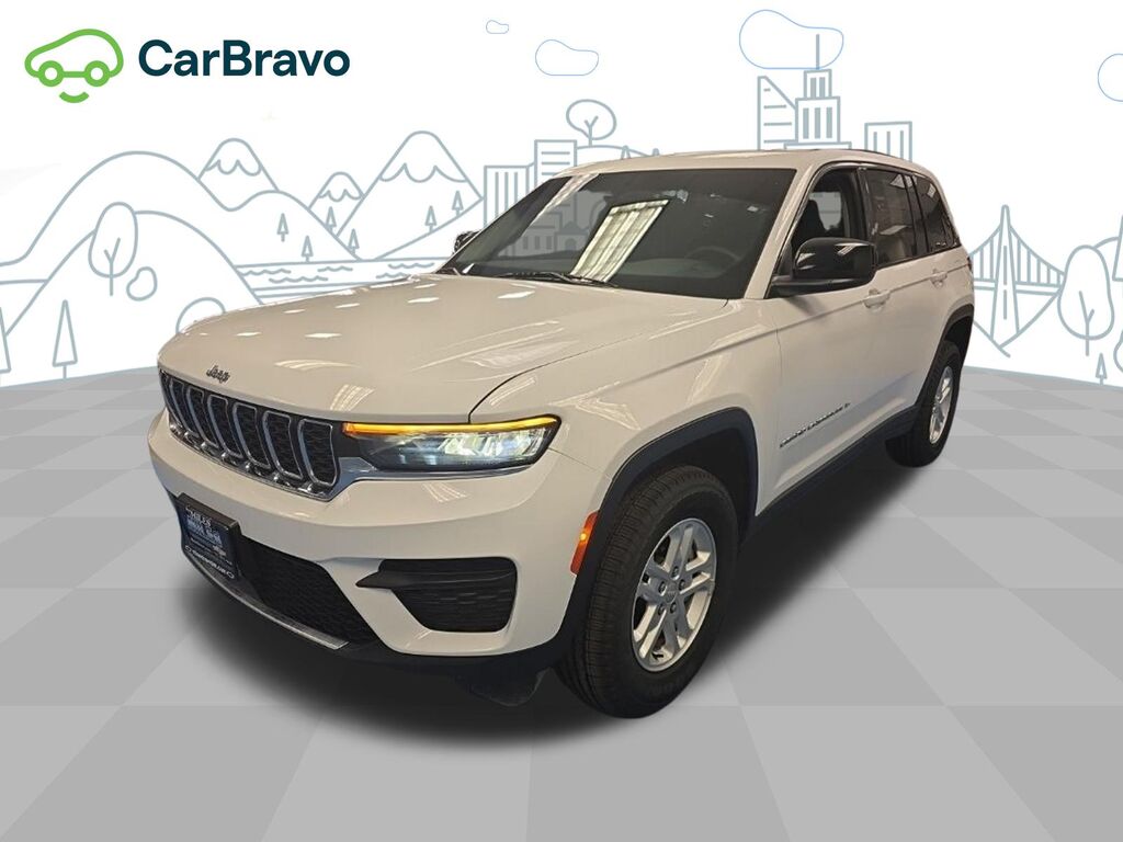 2023 Jeep Grand Cherokee Laredo 4x2 — photo 1 of 7