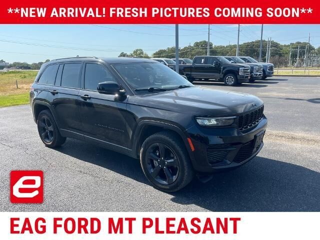 2023 Jeep Grand Cherokee Laredo
