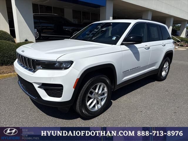 2025 Jeep Grand Cherokee Laredo