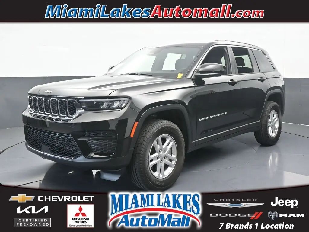 2025 Jeep Grand Cherokee Laredo A — photo 1 of 13