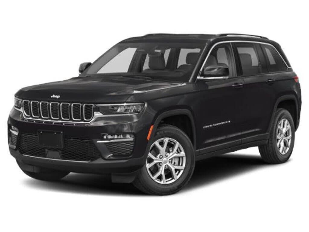 2024 Jeep Grand Cherokee Laredo — photo 1 of 11