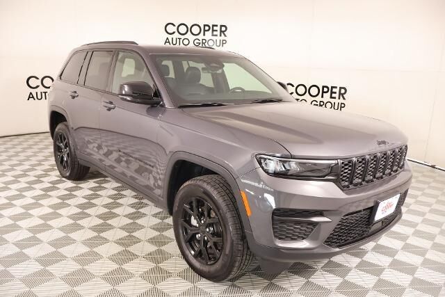 2025 Jeep Grand Cherokee Laredo