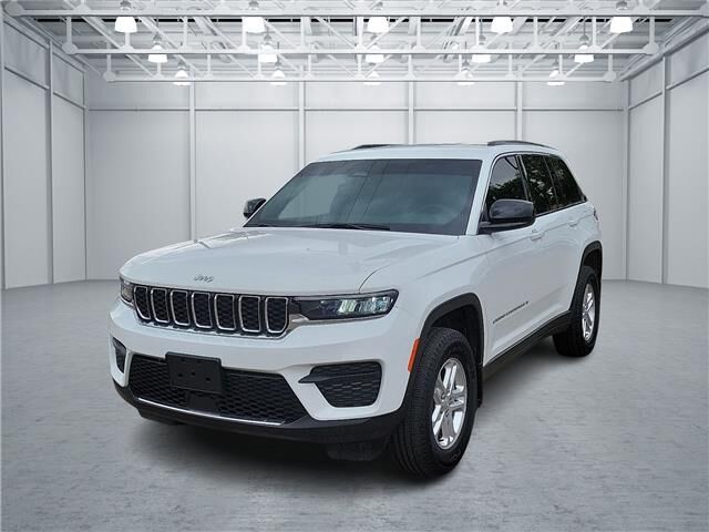 2025 Jeep Grand Cherokee Laredo 4x2