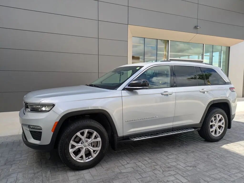 2022 Jeep Grand Cherokee Limited — photo 1 of 13