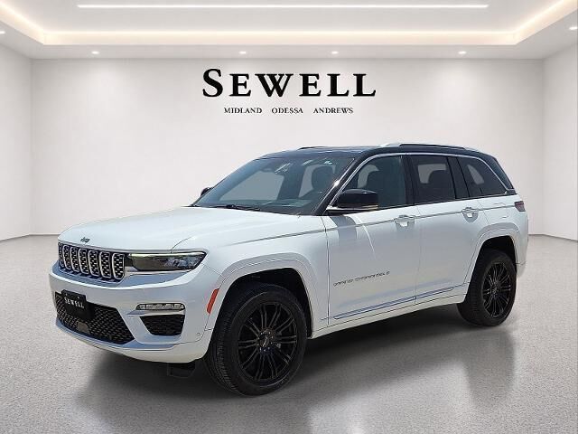 2022 Jeep Grand Cherokee Summit