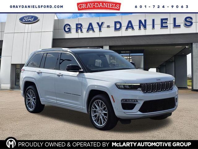 2023 Jeep Grand Cherokee Summit