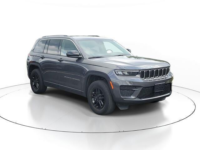 2022 Jeep Grand Cherokee Laredo
