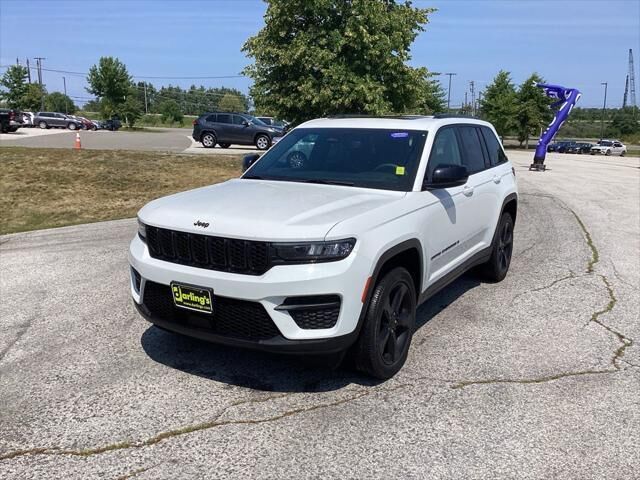 2023 Jeep Grand Cherokee Laredo