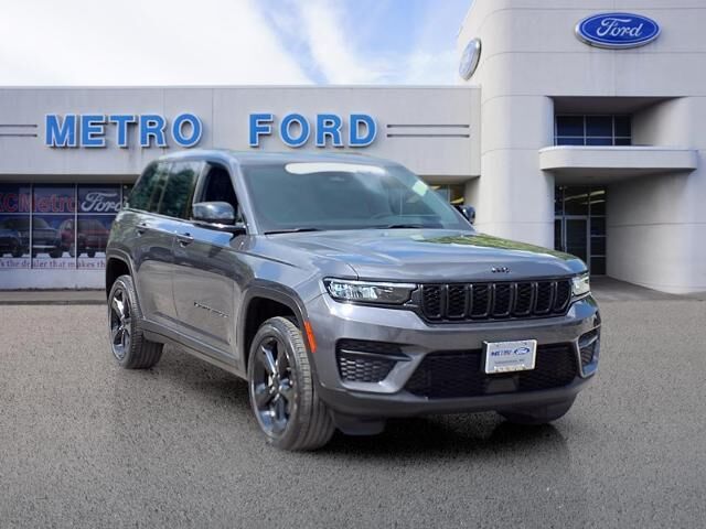 2023 Jeep Grand Cherokee Laredo