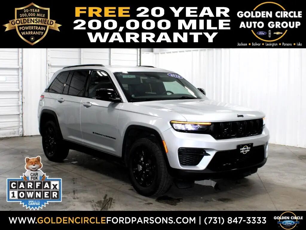2024 Jeep Grand Cherokee Laredo — photo 1 of 11