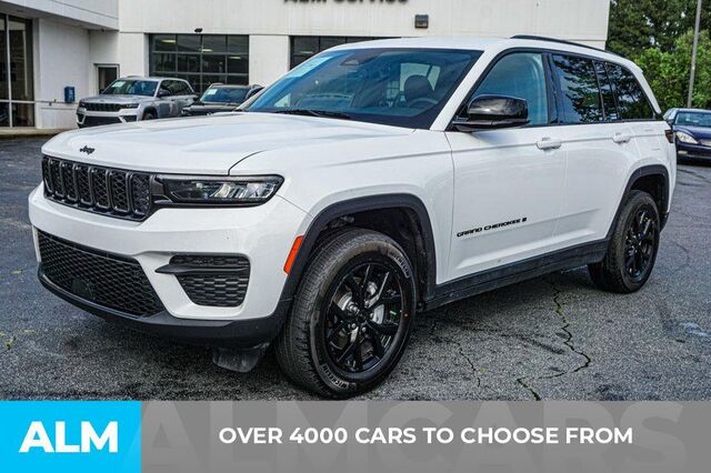 2025 Jeep Grand Cherokee Altitude — photo 1 of 11