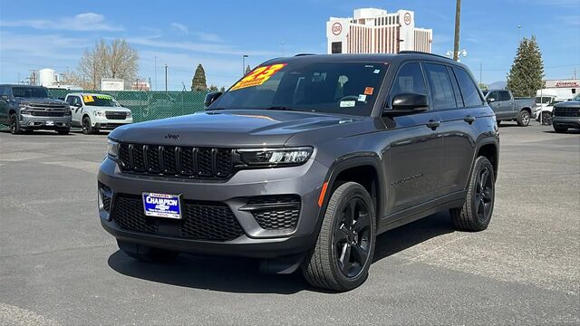 2023 Jeep Grand Cherokee Altitude