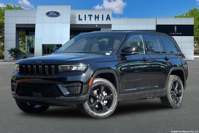 2023 Jeep Grand Cherokee Laredo