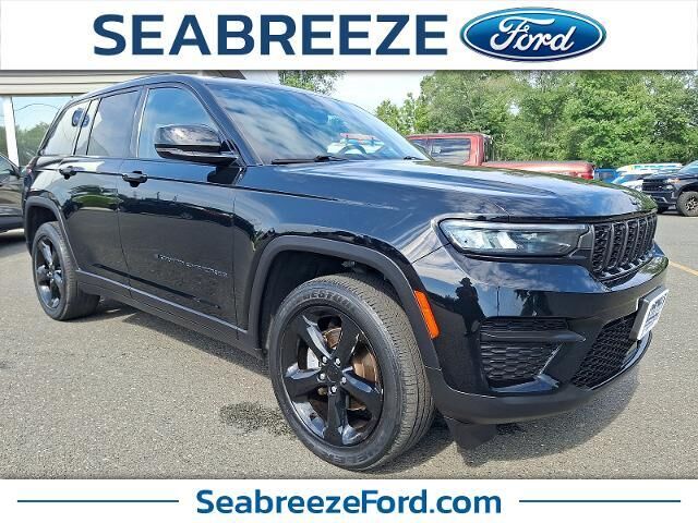 2023 Jeep Grand Cherokee Laredo