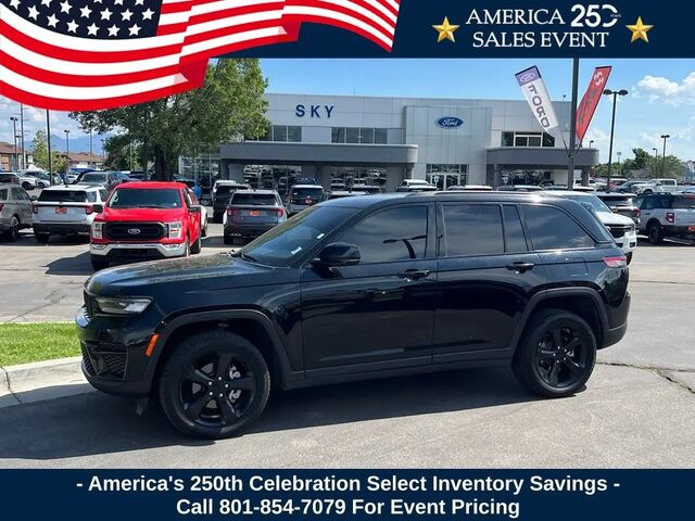 2023 Jeep Grand Cherokee Laredo