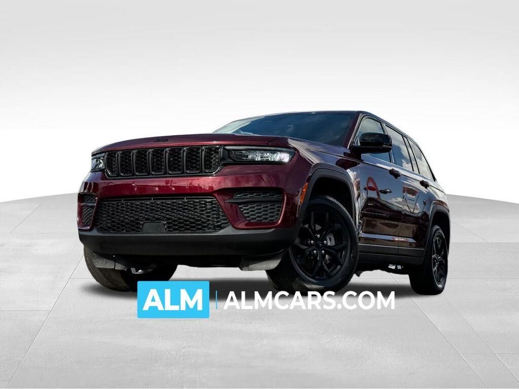 2025 Jeep Grand Cherokee Altitude — photo 1 of 13