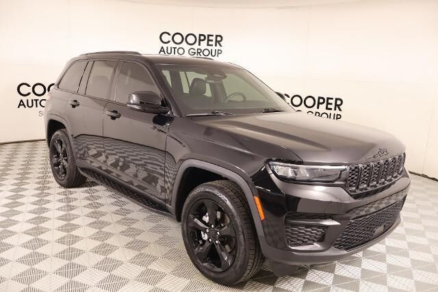 2023 Jeep Grand Cherokee Laredo